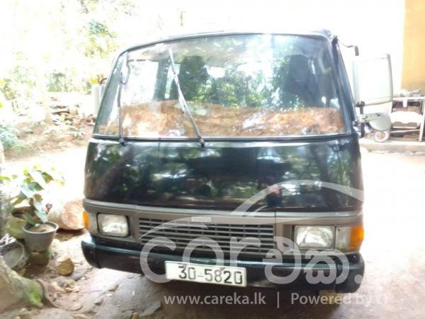NISSAN CARAVAN 1983