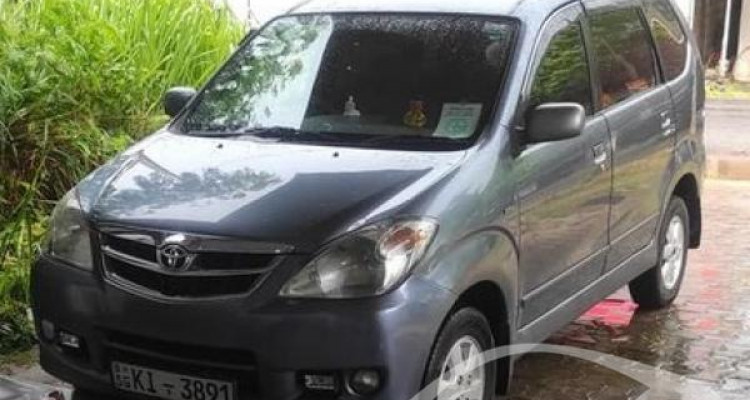 TOYOTA AVANZA 2016