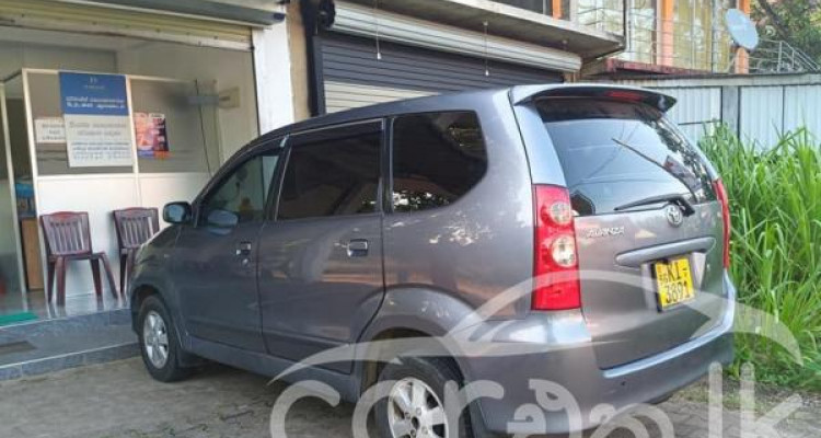 TOYOTA AVANZA 2016