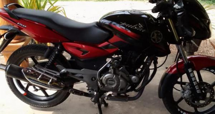 BAJAJ PULSAR 150 2016
