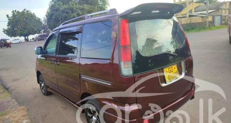 TOYOTA NOAH 1997