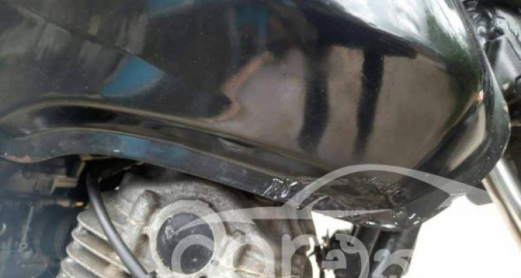 BAJAJ PULSAR 150 2005