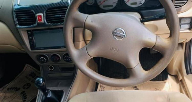 NISSAN SUNNY N17 2010