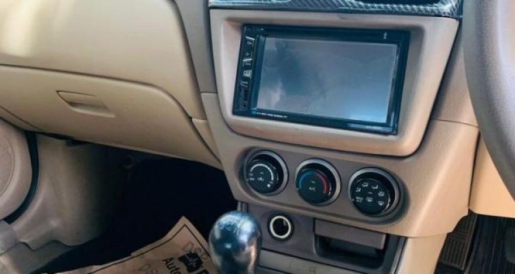 NISSAN SUNNY N17 2010
