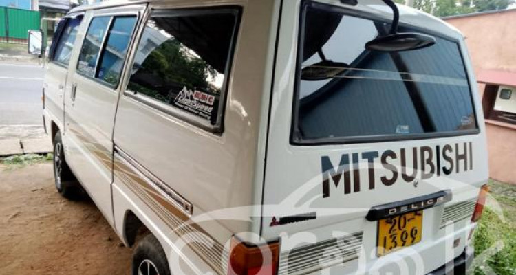 MITSUBISHI L300 1982