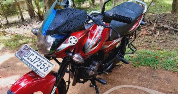 BAJAJ DISCOVER 2015