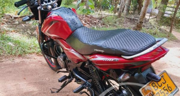 BAJAJ DISCOVER 2015
