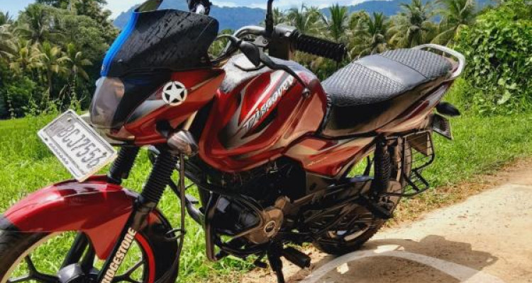 BAJAJ DISCOVER 2015