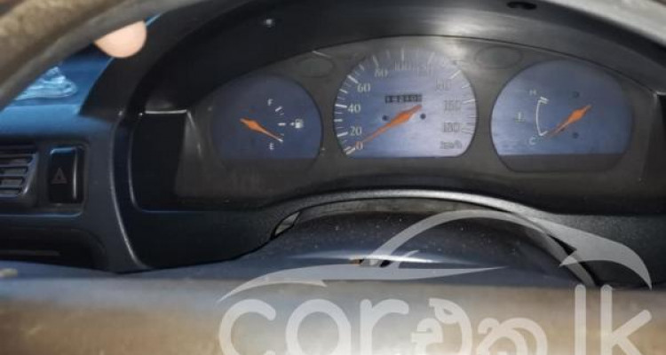 TOYOTA SOLUNA 2002