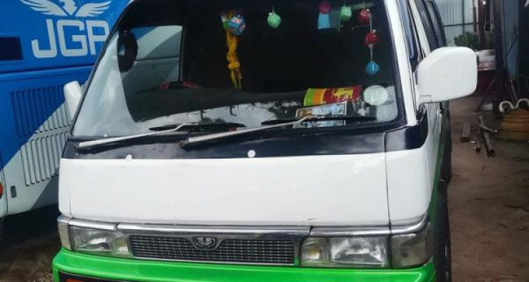 NISSAN CARAVAN 1987