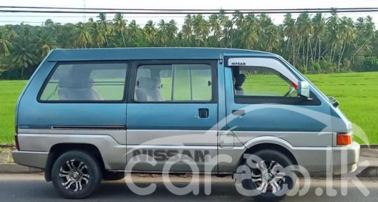 NISSAN LARGO 1993