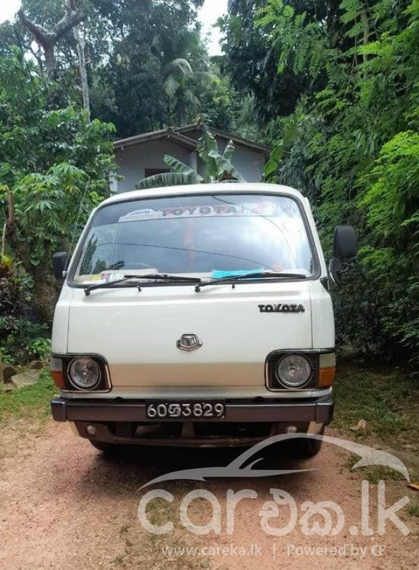 TOYOTA HIACE LH30 1982