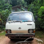 TOYOTA HIACE LH30 1982
