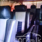 NISSAN CARAVAN 1990