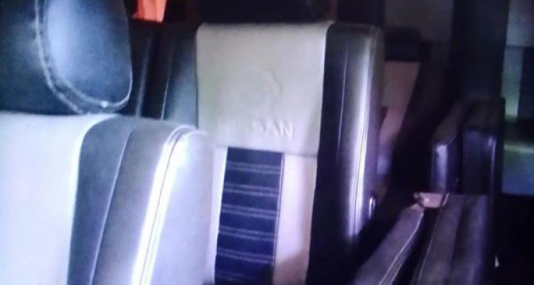 NISSAN CARAVAN 1990