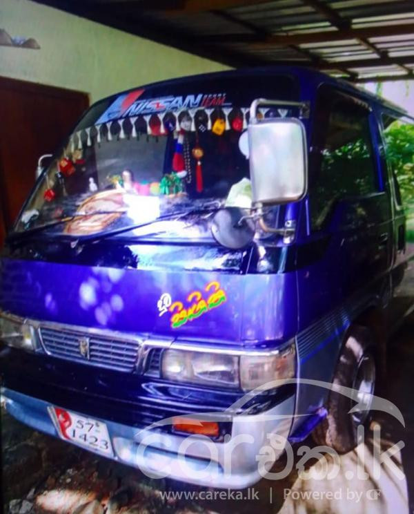 NISSAN CARAVAN 1990