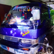 NISSAN CARAVAN 1990