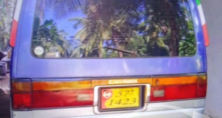 NISSAN CARAVAN 1990