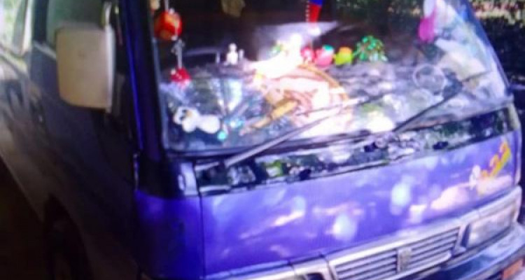 NISSAN CARAVAN 1990