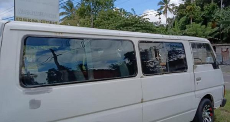 NISSAN CARAVAN 1983