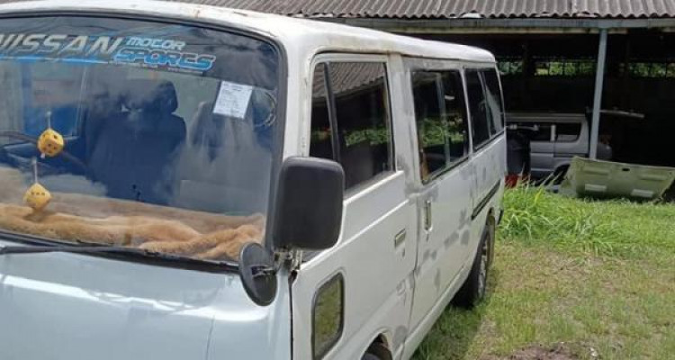 NISSAN CARAVAN 1983