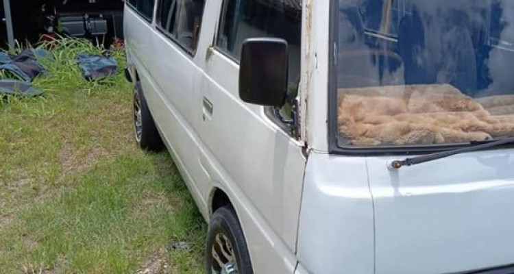 NISSAN CARAVAN 1983