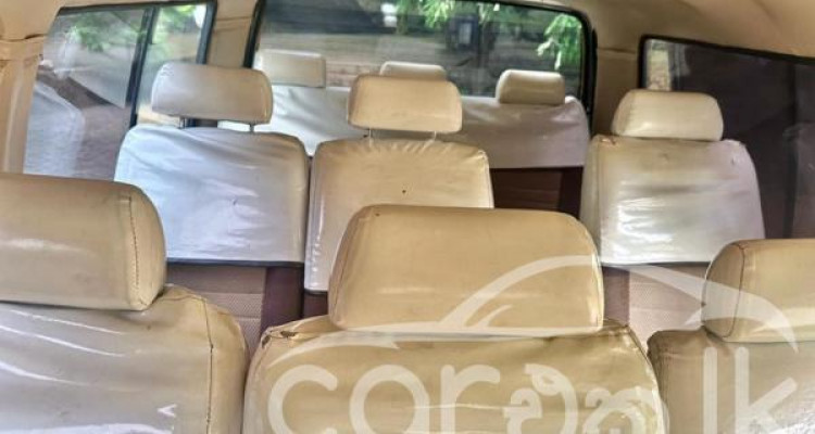 TOYOTA HIACE 1990
