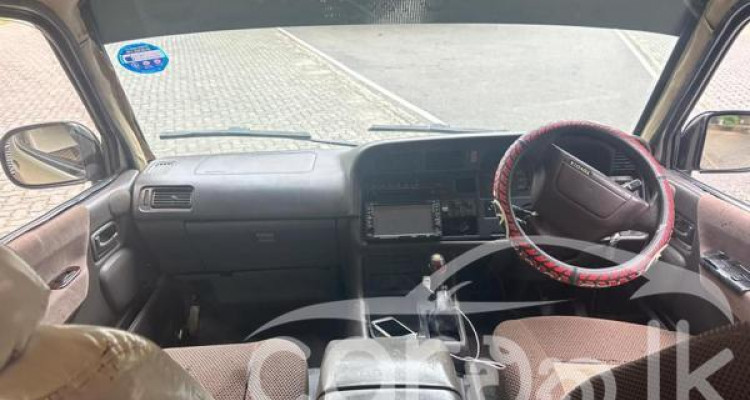 TOYOTA HIACE 1990