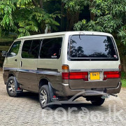 TOYOTA HIACE 1990