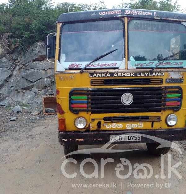 LANKA ASHOK LEYLAND COMET 2005