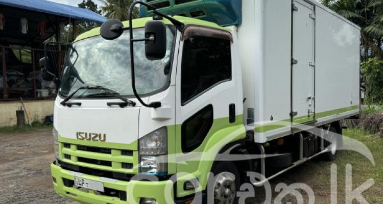ISUZU ELF FREEZER 2011