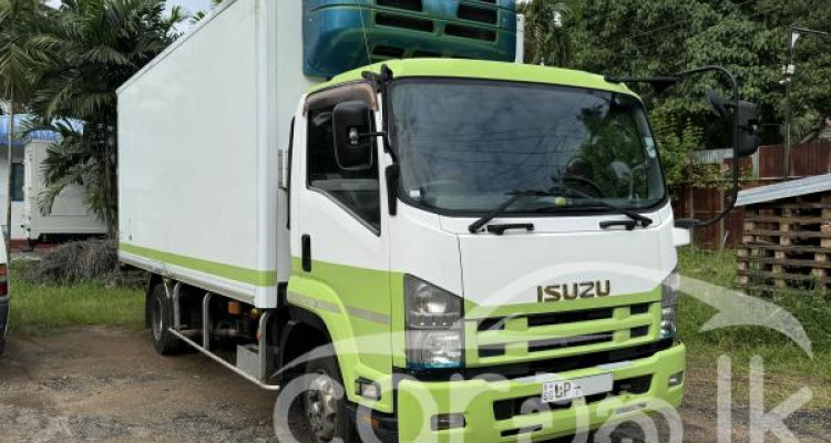 ISUZU ELF FREEZER 2011