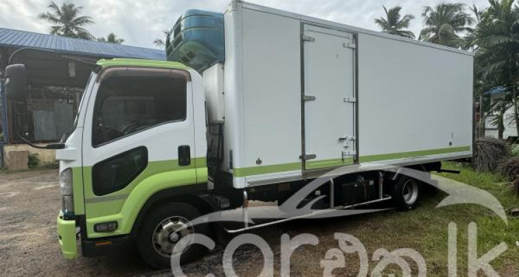 ISUZU ELF FREEZER 2011
