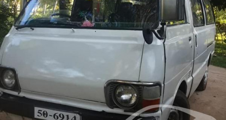 TOYOTA HIACE LH30 1982