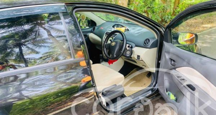 TOYOTA YARIS 2006