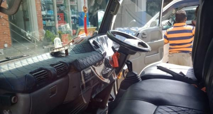 ISUZU ELF 2003