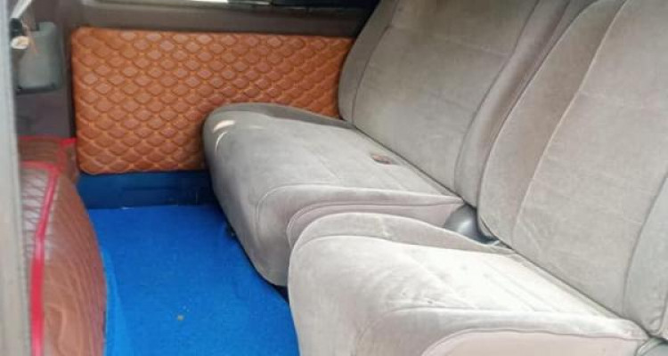 NISSAN CARAVAN 1993