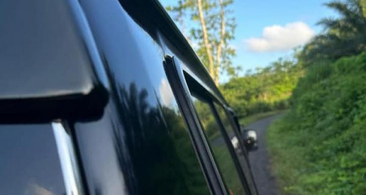 NISSAN CARAVAN 1993