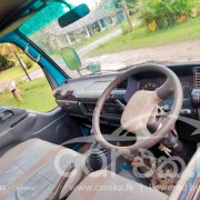 ISUZU NHR 2000