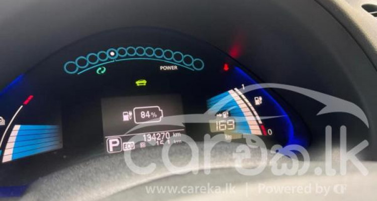 NISSAN LEAF AZEO 2013
