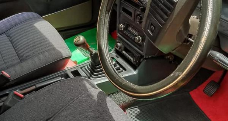 MITSUBISHI LANCER BOX 1985