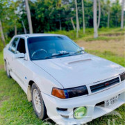 MAZDA FAMILIA 323 1990