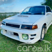 MAZDA FAMILIA 323 1990