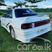 MAZDA FAMILIA 323 1990