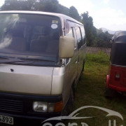 NISSAN CARAVAN 1996