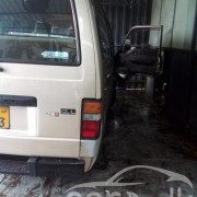 NISSAN CARAVAN 1996