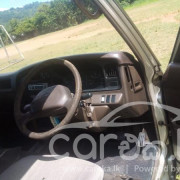 NISSAN CARAVAN 1996