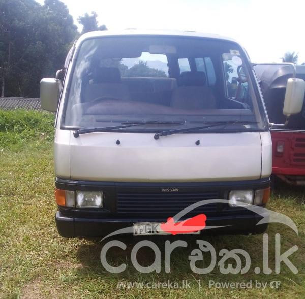 NISSAN CARAVAN 1996