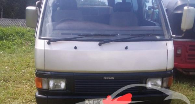 NISSAN CARAVAN 1996