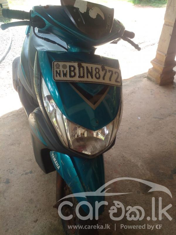 YAMAHA RAY 2015